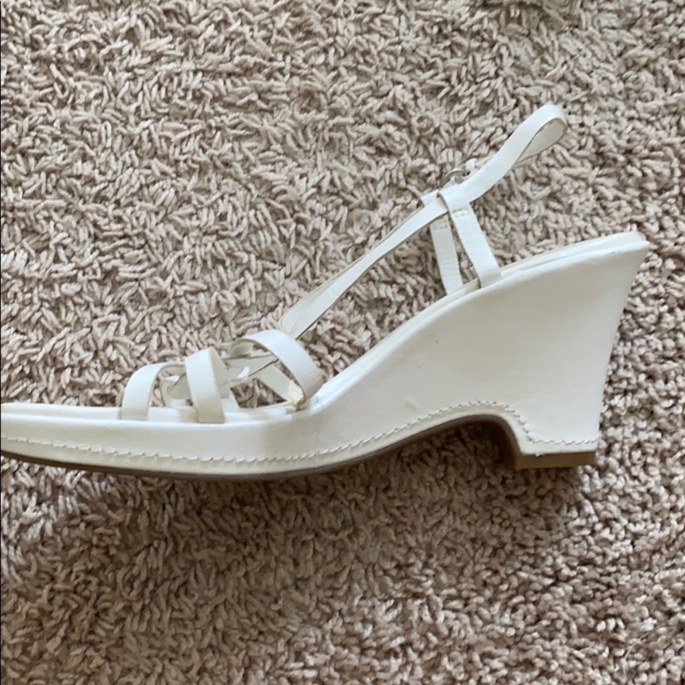 SANDALS - Picture 2 of 3